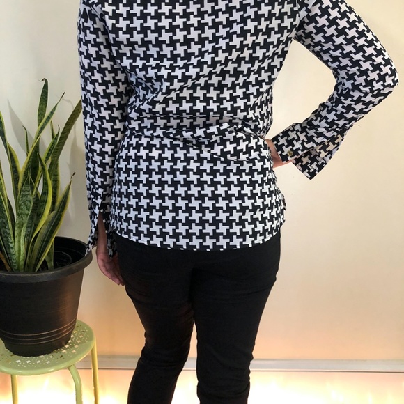 Michael Kors Geometric Print Long Sleeve - Picture 5 of 11